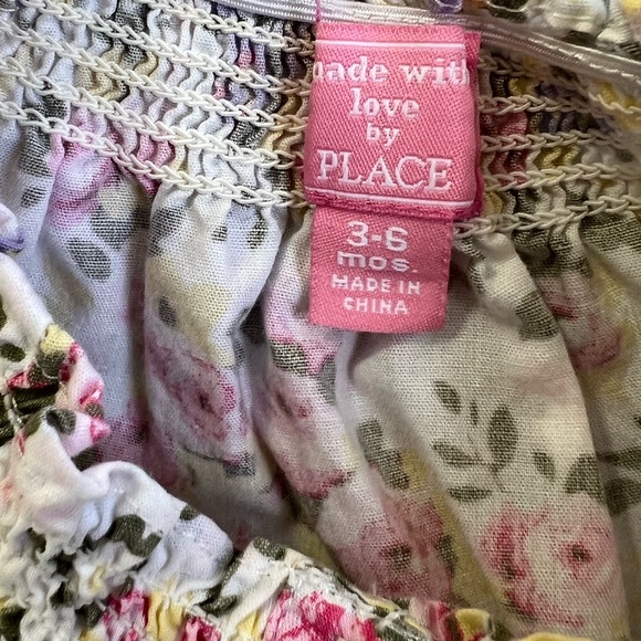 White Floral Shirt with Smocked Neck and Ruffle Bottom, 3-6 months - Picture 2 of 2